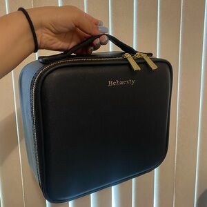 Behaesty Travel Makeup Case with Mirror